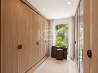 Villa for sale in La Mairena, Marbella East