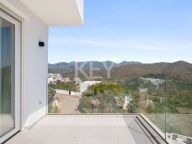 Villa for sale in La Mairena, Marbella East