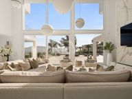 Villa for sale in La Mairena, Marbella East