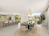 Villa for sale in La Mairena, Marbella East