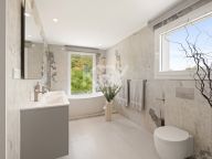 Villa for sale in La Mairena, Marbella East