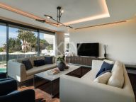 Villa for sale in Los Flamingos, Benahavis