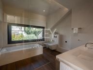 Villa for sale in Los Flamingos, Benahavis