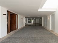 Villa for sale in Los Flamingos, Benahavis
