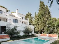Villa for sale in El Madroñal, Benahavis