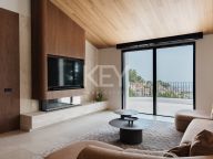 Villa for sale in El Madroñal, Benahavis