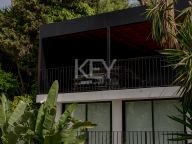Villa for sale in El Madroñal, Benahavis