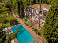 Villa for sale in Benahavis