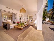 Villa for sale in Benahavis