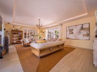 Villa for sale in Benahavis