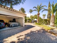 Villa for sale in Benahavis