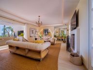 Villa for sale in Benahavis