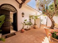 Villa for sale in Benahavis