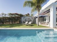 Villa for sale in Cabopino, Marbella East