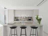 Villa for sale in Cabopino, Marbella East