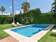 Villa for sale in Nueva Andalucia