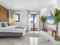 Villa for sale in Nueva Andalucia