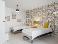 Villa for sale in Nueva Andalucia