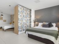 Villa for sale in Nueva Andalucia
