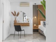 Villa for sale in Nueva Andalucia