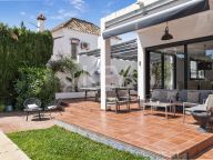 Villa for sale in Nueva Andalucia