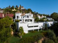 Villa en venta en El Herrojo, Benahavis