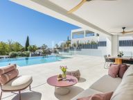 Villa for sale in Casares