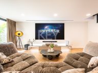 Villa for sale in Casares