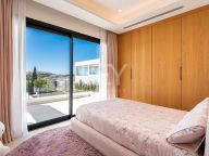 Villa for sale in Casares