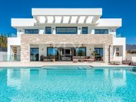 Villa for sale in Casares