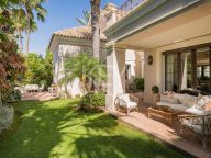 Villa en venta en Guadalmina Baja, San Pedro de Alcantara