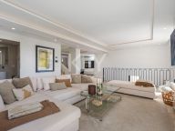 Villa for sale in Nueva Andalucia