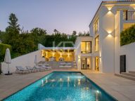 Villa for sale in Nueva Andalucia