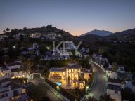 Villa for sale in Nueva Andalucia