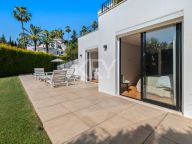 Villa for sale in Nueva Andalucia