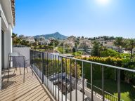 Villa for sale in Nueva Andalucia