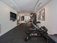 Villa for sale in Nueva Andalucia