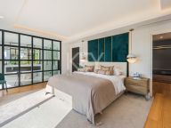 Villa for sale in Nueva Andalucia