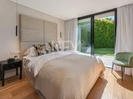 Villa for sale in Nueva Andalucia