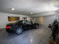 Villa for sale in Nueva Andalucia
