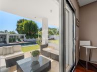Villa for sale in Nueva Andalucia