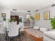 Villa for sale in Nueva Andalucia