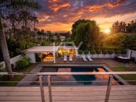 Villa for sale in Nueva Andalucia