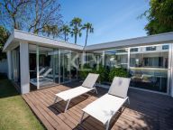 Villa for sale in Nueva Andalucia