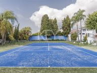 Villa for sale in Marbella East