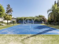 Villa for sale in Marbella East