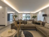Villa for sale in Marbella East