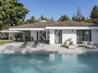 Villa for sale in Marbella East