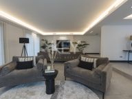 Villa for sale in Marbella East