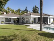 Villa for sale in Marbella East